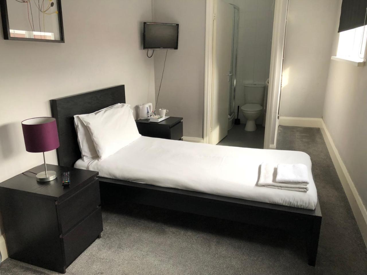 The Embassy Hotel Kingston upon Hull Bagian luar foto